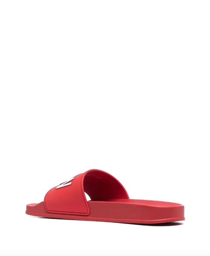 Dsquared2 logo-embossed slides