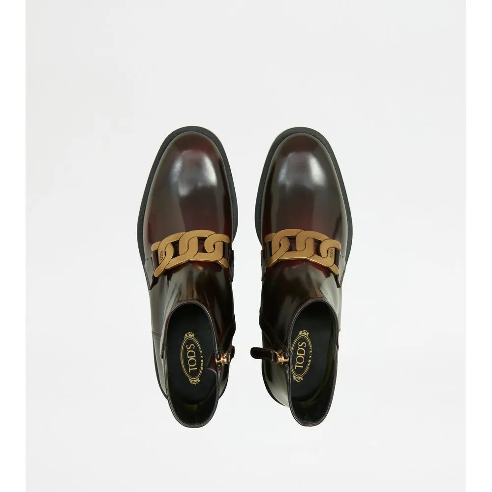 Slip-Ons in Leather