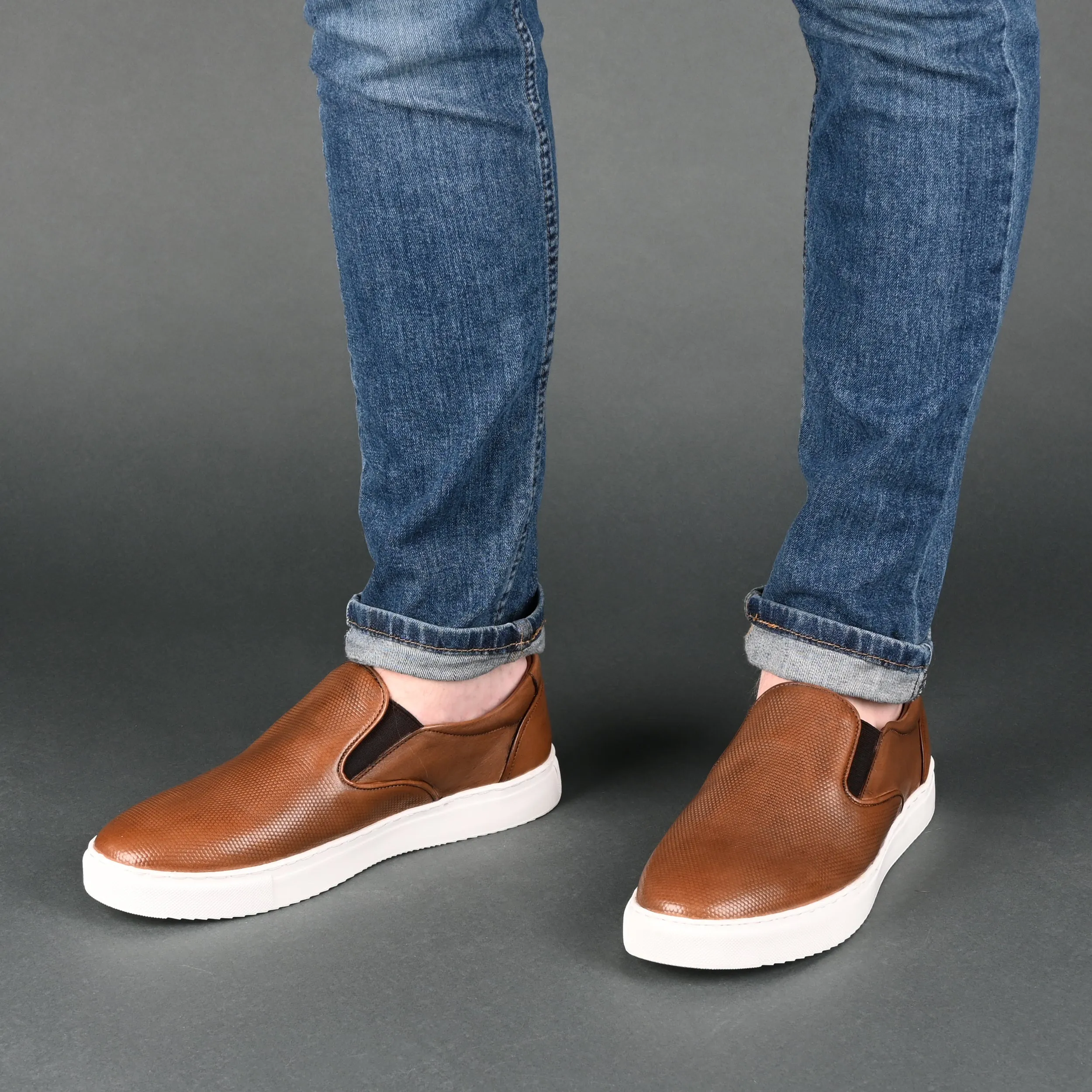 Thomas & Vine Conley Wide Width Slip-on Leather Sneaker