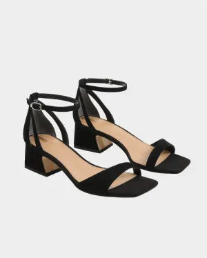 Women's Wilson Kitten Heel In Black